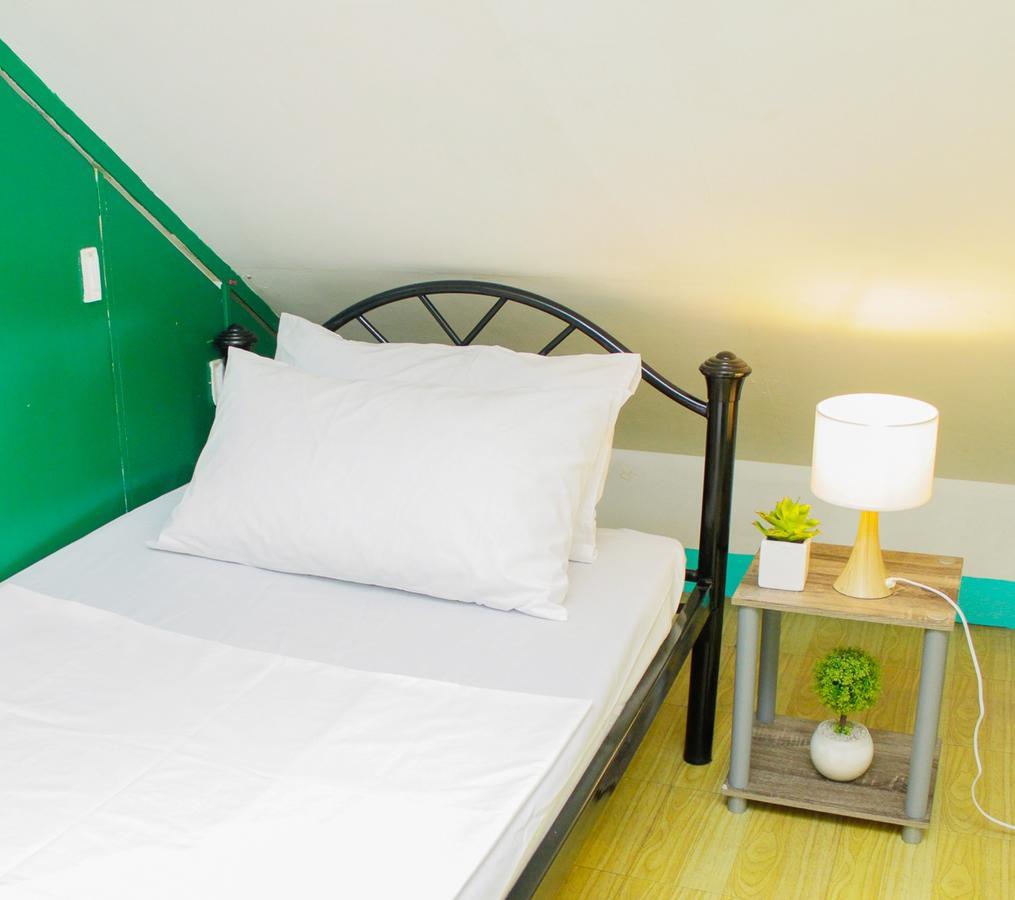 Backpackers Homestay - Nomadsmnl Manila Zewnętrze zdjęcie